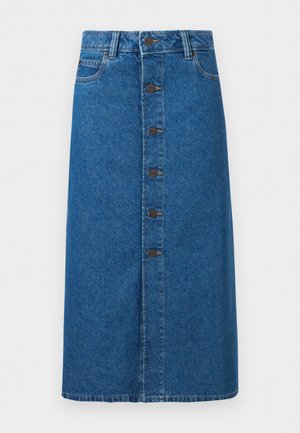 Modrá džínsová midi sukňa s predným zapínaním na gombíky, pútkami na opasok a bočnými vreckami, zobrazená na jednoduchom bielom pozadí.