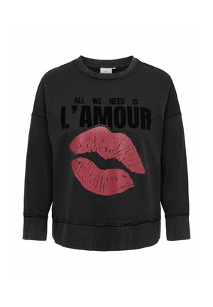 Črn pulover z dolgimi rokavi s velikim rdečim odtisom ustnic in napisom "All we need is L'AMOUR" na sprednji strani.