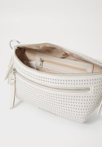 Steve Madden BCLARKES SET - Cross body bag - bone/silver-coloured