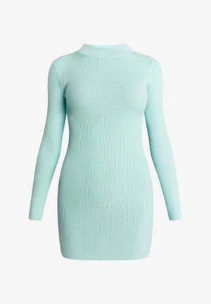 Sukienka dzianinowa w prążki w jasnoniebieskim kolorze, z długimi rękawami i stójką. Dopasowany krój z miękką teksturą.