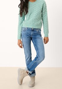 QS Sweter