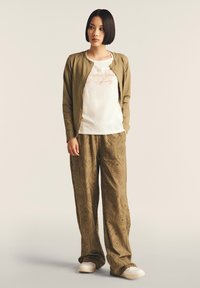 Freddy CON MANDALA E SLOGAN RICAMATO - Camiseta estampada - bianco