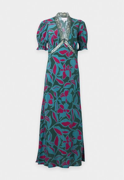 Robe longue turquoise avec imprimé floral rose et bleu, manches bouffantes, encolure en V bordée de dentelle et détail taille ajustée.