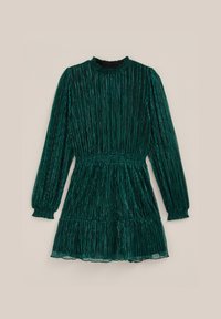 Vihreä poimutettu mekko pitkillä hihoilla, kerätty vyötärö ja pyöreä kaula-aukko. Kankaan pinta on kiiltävä ja siinä on hienovarainen kiilto.