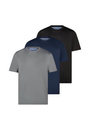 Drei schlichte Rundhals-T-Shirts in Grau, Marineblau und Schwarz, übereinander gelegt mit dem grauen Shirt vorne.