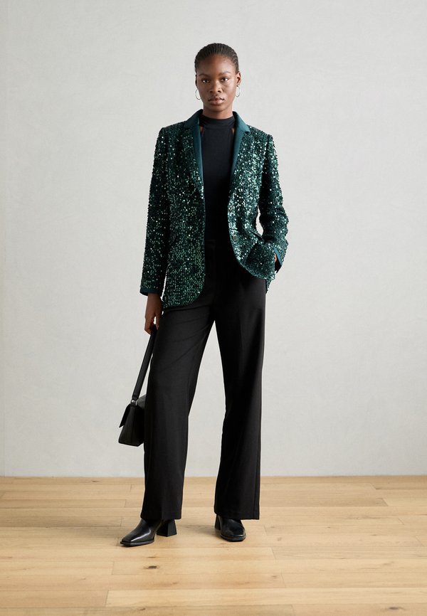 LALA - Short coat - dark pine3