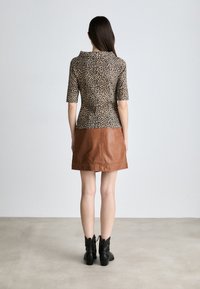 Marc Cain Camiseta estampada - powder/cream
