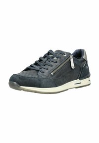 Baskets de sport pour hommes en marine, avec des matériaux en daim et en mesh, dotées d'une fermeture zippée sur le côté, d'un bout arrondi et d'une semelle blanche en accent.
