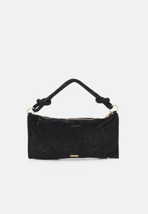 Borsa a pochette nera decorata con perline e chiusura a zip, dotata di manico annodato e accessori in tonalità oro. Texture liscia e forma strutturata.