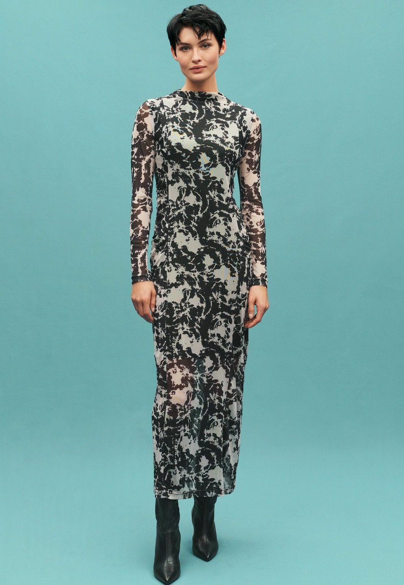 Next LONG SLEEVE Robe Longue Black White Tie Dye noir ZALANDO FR next-long-sleeve-robe-longue-black-white-tie-dye-noir-zalando-fr