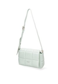 Borsa rettangolare di un delicato verde menta con design trapuntato, tracolla regolabile e branding discreto sul davanti.