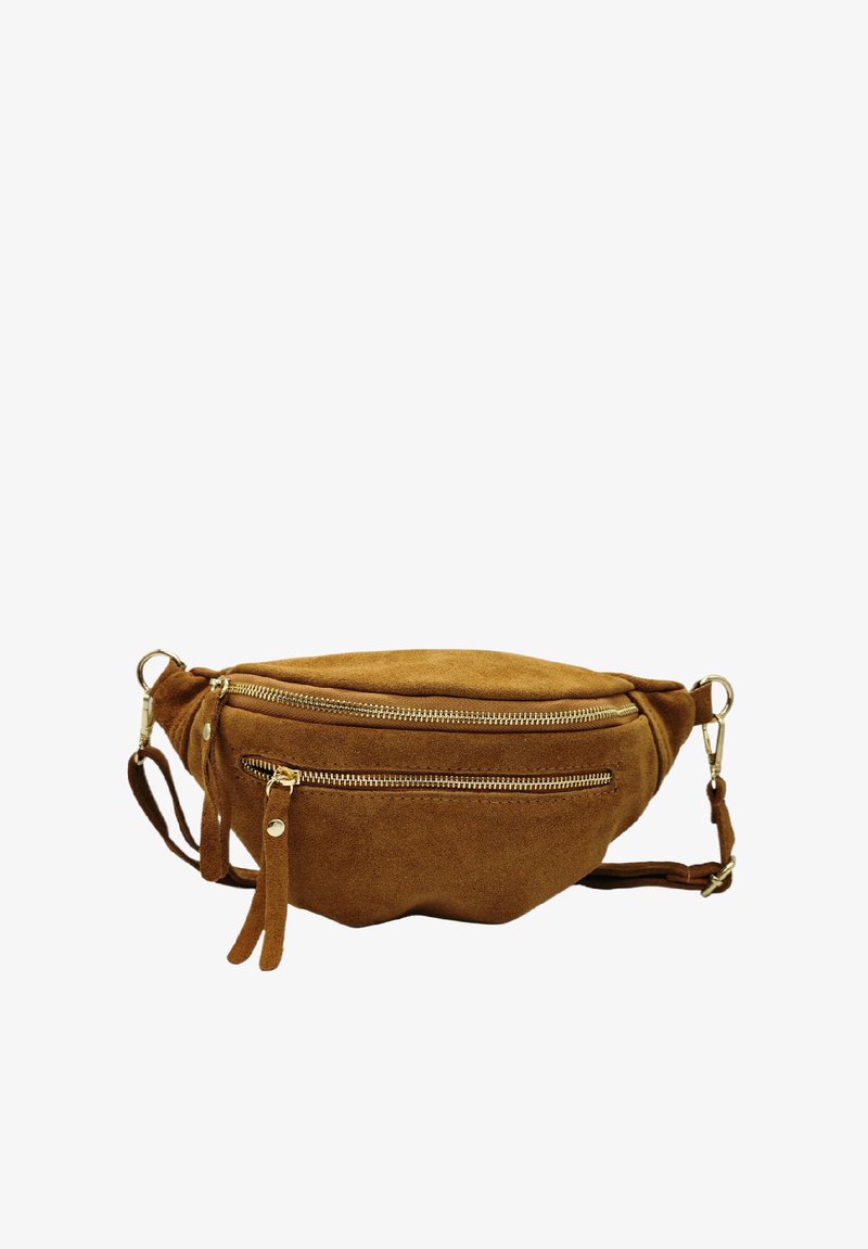 Sac banane en suede marron avec deux compartiments zippés et quincaillerie dorée. Il possède une bandoulière détachable et des franges décoratives.