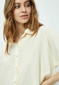 Desires DEBANKS 2/4 SHIRT - Camicia - white peony