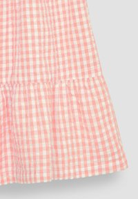 JoJo Maman Bébé FRILL SHOULDER TIERED-REGULAR FIT - Denní šaty - pink gingham