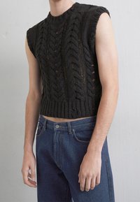 Han Kjøbenhavn Pullover - black