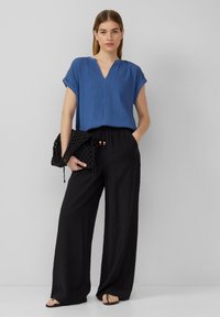 s.Oliver STRUKTURIERTE - Blouse - royalblau