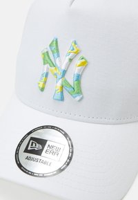 New Era SEASONAL INFILL TRUCKER UNISEX - Casquette - new york yankees