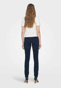 ONLY DETAILREICHES - T-shirts print - cloud dancer