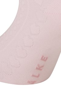Lichtroze sok met een gladde textuur, voorzien van een subtiel patroon en een geprinte logotext aan de zijkant. Rond ontwerp zonder duidelijke accenten.