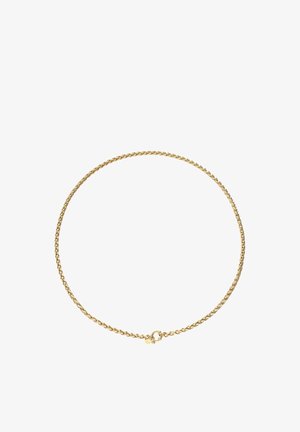 Collier chaîne en or avec un design tressé et une fermeture à ressort ronde sur fond blanc.
