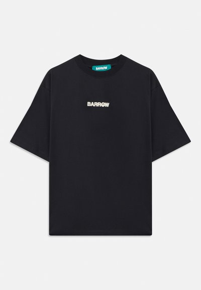 Svart oversized T-skjorte med "BARROW" logo og smilefjes som erstatter bokstaven "O" sentrert på brystet.