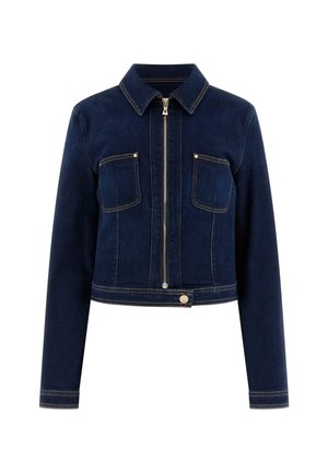 Ciemnoniebieska, przycięta kurtka dżinsowa z przednim zamkiem błyskawicznym, dwoma kieszeniami na piersi, złotymi akcentami oraz kontrastowymi przeszyciami. Posiada klasyczny kołnierz.