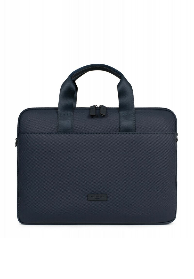Borsa a tracolla navy realizzata in tessuto texturizzato con manici superiori doppi, chiusura con zip e un'etichetta frontale. Superficie liscia e forma rettangolare.