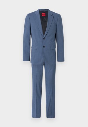 Light blue suit made of textured fabric. Features a single-breasted jacket with notched lapels and two front pockets, paired with matching trousers.