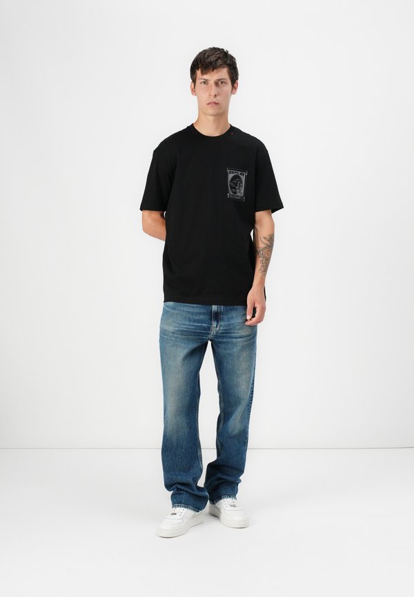 CARD  - Print T-shirt3