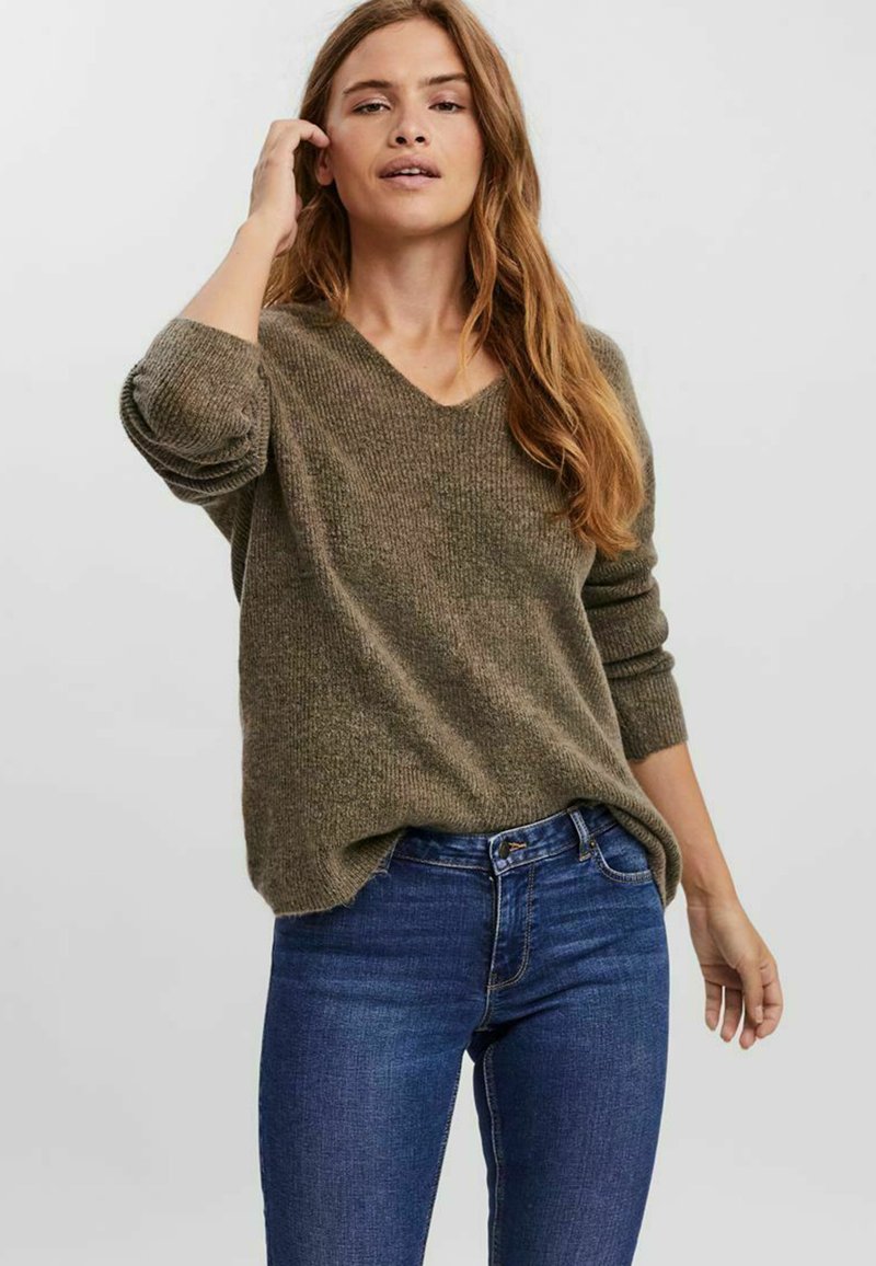 Vero Moda VMCREWLEFILE V-NECK NOOS - Džemperis - caribou