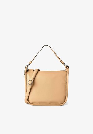Bolso de hombro de cuero beige con correa ajustable para llevar cruzado y diseño minimalista, de forma rectangular con esquinas redondeadas.