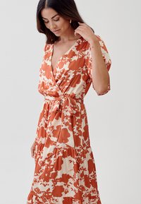 TUSSAH LOUISA MIDI  - Kasdienė suknelė - shadow floral