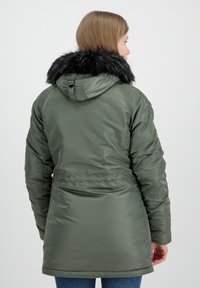 Alpha Industries Zimný kabát - vintage green black