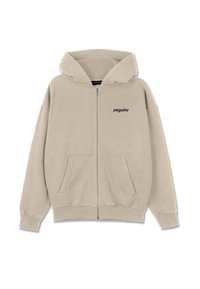 Sweatshirt bege com fecho, feito de tecido macio, apresentando um capuz grande, bolsos frontais e um logótipo discreto na área esquerda do peito.