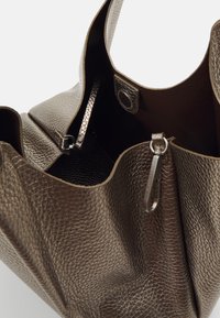 Gianni Chiarini DUA - Handtas - peltro