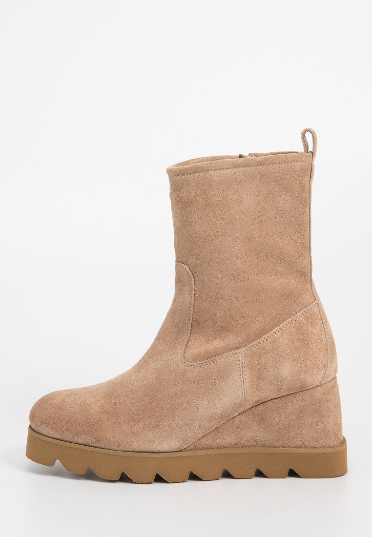 Unisa Enkellaarsjes met sleehak beige