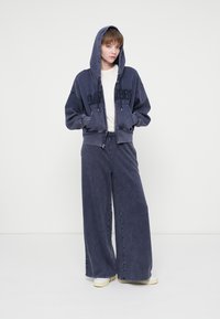 GAP - Spodnie treningowe