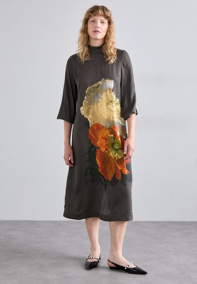 Stine Goya SUSANNE - Vestido de cóctel - grey