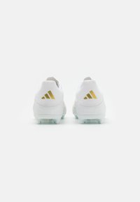 adidas Performance F50 LEAGUE FIRM/MULTI-GROUND - Jalkapallokengät kiinteälle alustalle - footwear white/gold metallic
