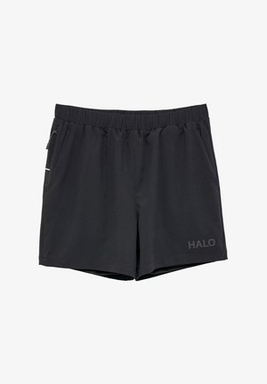 Zwarte shorts van lichtgewicht stof met een elastische tailleband, zijzakken en een logo op de ondervoorzijde. Gladde textuur en een strak ontwerp.