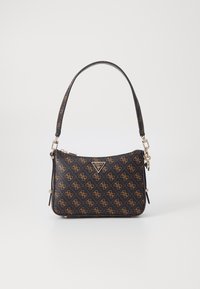 Borsa a tracolla nera in materiale sintetico con stampa logo color tan su tutta la superficie, hardware dorato, tracolla regolabile e chiusura con zip. Design rettangolare compatto.