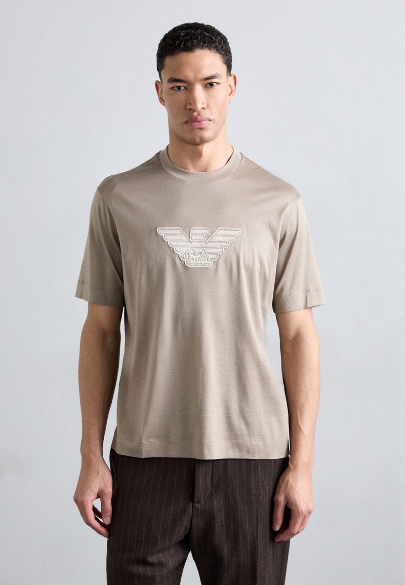 Emporio Armani - T-shirts med print - stein, Forstørre