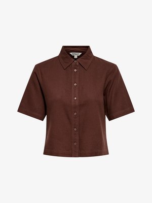Rjava srajca z gumbi na kratke rokave, z ostrim ovratnikom in vidnimi šivi, kratka kroj.
