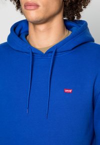Levi's® CORE HOODIE - Camisola - surf blue