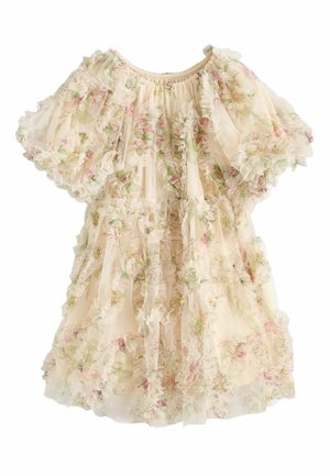 Vestido de crema translúcido con mangas abullonadas que presentan volantes en capas y un suave patrón floral en tonos pastel rosa y verde.