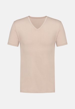 T-shirt beige in cotone con scollatura a V e maniche corte, caratterizzata da una texture liscia e una vestibilità classica. Design semplice senza motivi o accenti.