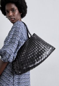 SANTA CROCE BIG - Torbica - black