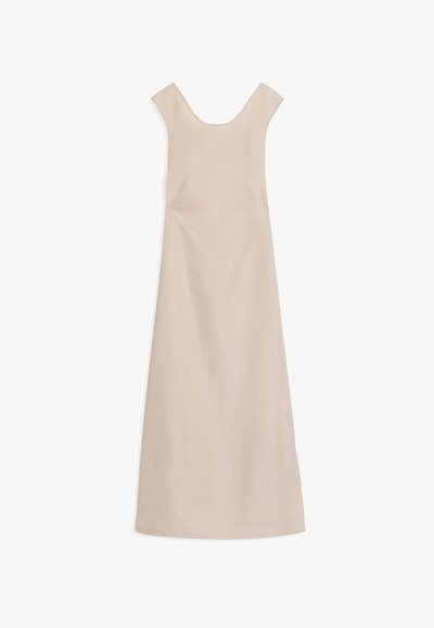 Abito beige senza maniche con scollatura ampia, taglio dritto e una consistenza liscia. Design semplice e minimale, senza motivi né abbellimenti.