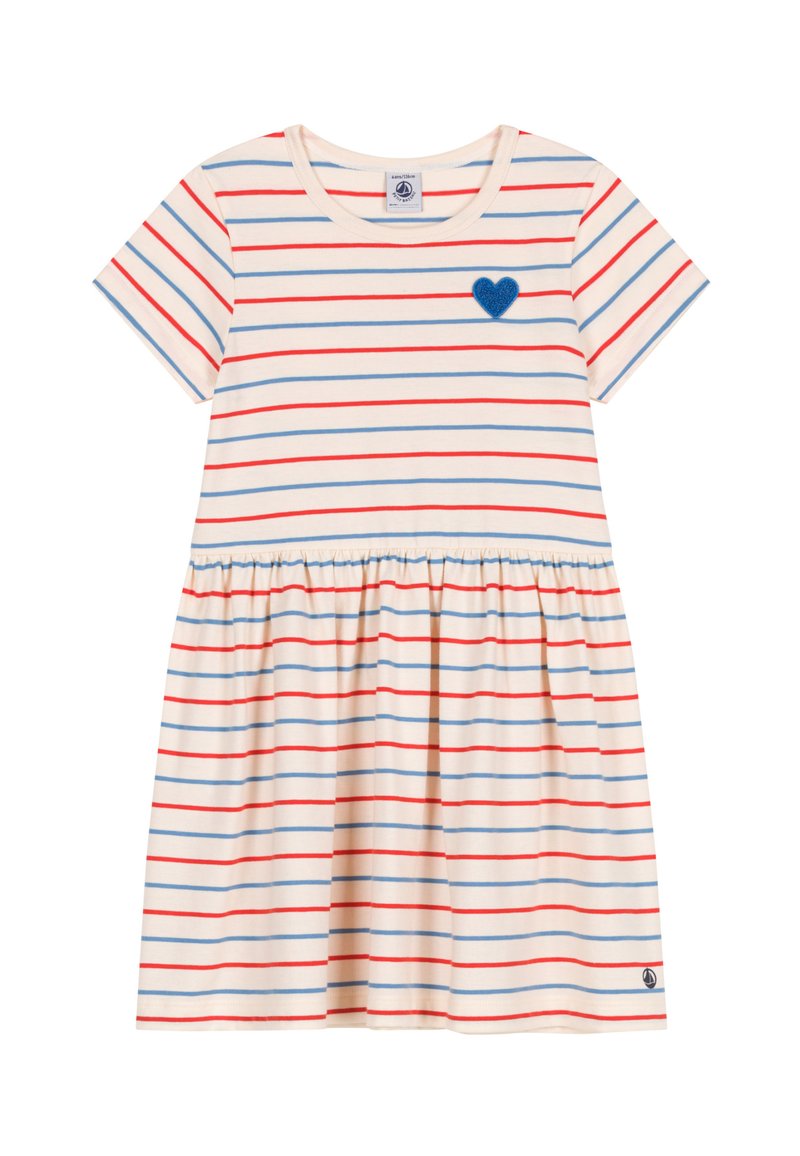 Gestreiftes Baumwollkleid mit roten und blauen horizontalen Streifen, kurzen Ärmeln, rundem Ausschnitt, gerafftem Bund und blauer Herzapplikation auf der Brust.