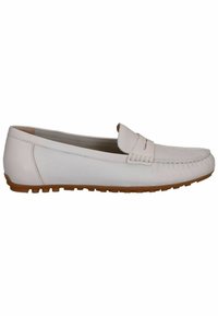 Weiße Lederloafer mit genähtem Zehenbereich und Vorderstrapdetail, ausgestattet mit einer flexiblen braunen Gummisohle und glatter Oberfläche.